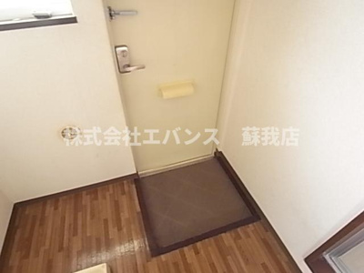 【玄関】 | b’CASA千葉蘇我Ⅲre-born | 落ち着いた玄関です