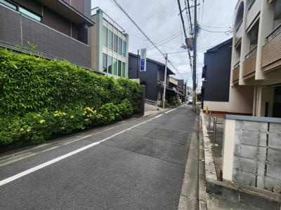 四条大宮テラスハウスの周辺|前面道路
