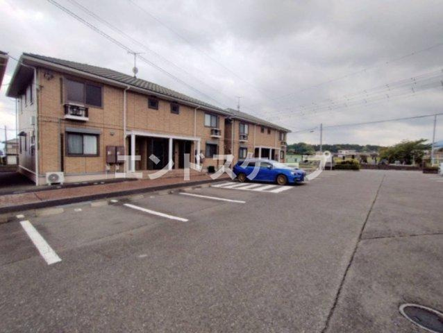 グリーンハウスBの駐車場|高崎、前橋のお部屋探しはエンドスケープまで！お客様の理想お聞かせ下さい♪