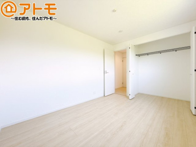 【子供部屋】 | 葵区岳美第3　新築戸建　3号棟 | 壁と床がシンプルな色合いだからこそ自分だけの空間を作れます♪お部屋作りのイメージは順調でしょうか♪