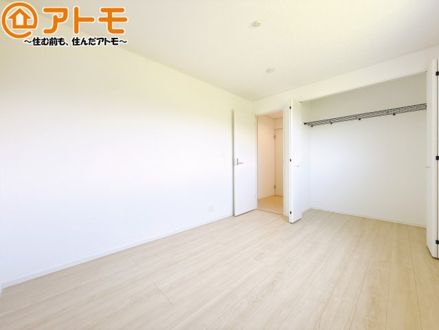 【子供部屋】 | 葵区岳美第3　新築戸建　3号棟 | 壁と床がシンプルな色合いだからこそ自分だけの空間を作れます♪お部屋作りのイメージは順調でしょうか♪