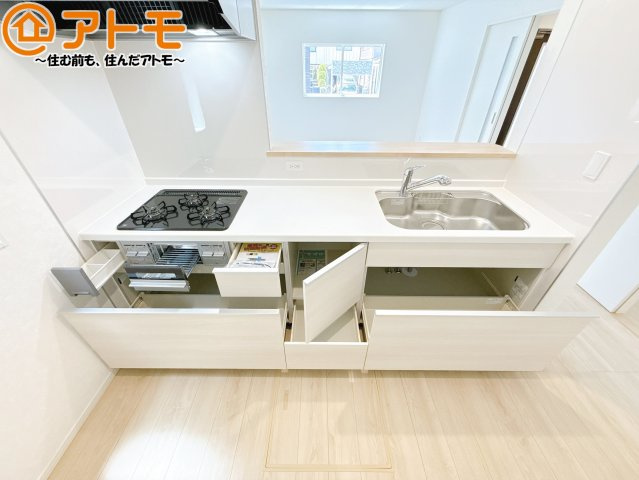 【キッチン】 | 葵区岳美第3　新築戸建　3号棟 | 大容量システムキッチン♪お料理スペースやシンク広々！毎日の家事をしっかりサポート♪