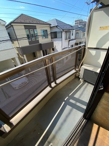 第7小島ビルのバルコニー|開放的で明るい空間を演出してくれるバルコニーです