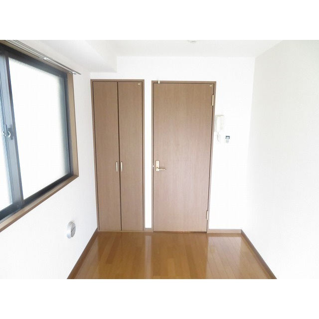 ジュネスＭの居間・リビング|洋室