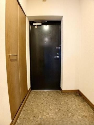 コンフォート博多南の玄関|【人気物件】広々玄関♪シューズボックス、収納が豊富です。