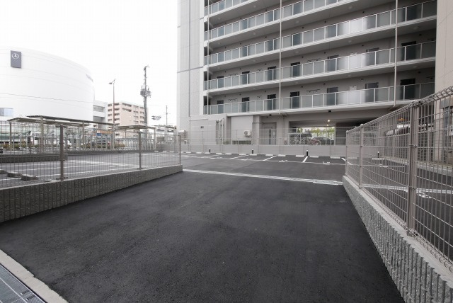 エスリード大阪デュアルゲートの駐車場
