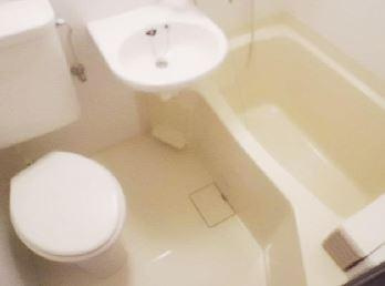 ブライズⅠの浴室|落ち着いた空間のお風呂です