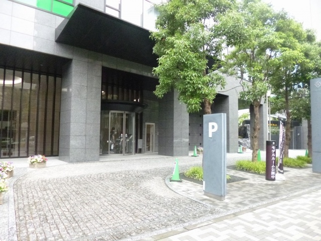 コンシェリア西新宿TOWER'S WESTのエントランス