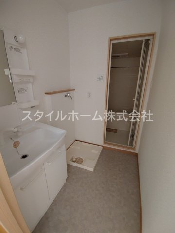 ライフパークユニゾンの洗面所|広い洗面スペース