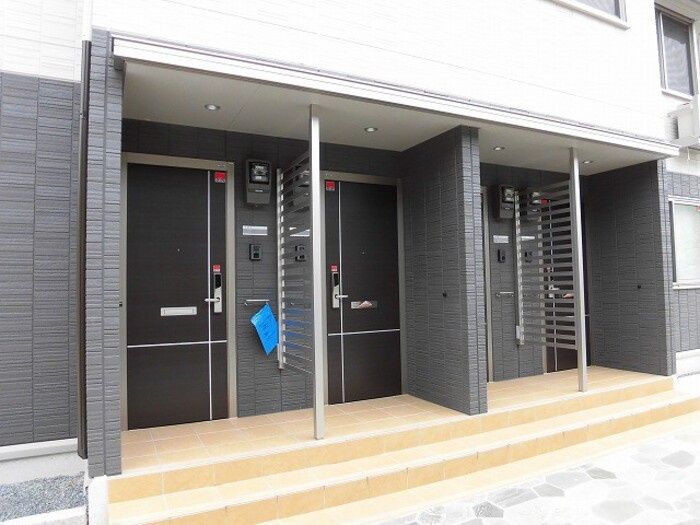エストレージャのエントランス