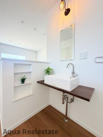 高松市仏生山町　モデルハウスの独立洗面台|2Fにも独立洗面化粧台が付いています