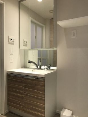 クレヴィスタ板橋西台Ⅲの独立洗面台