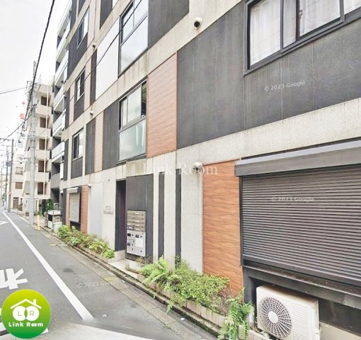 b'CASA新大橋のエントランス