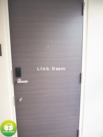 b'CASA新大橋の玄関