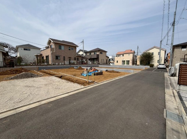 敷地面積４８坪　売地　川越市氷川町2期の前面道路含む現地写真|➀区画南側4.2ｍ公道に2.1ｍ接道、②区画西側4.2ｍ公道に4.1ｍ接道、③区画西側4.2ｍ公道に10.1ｍ接道