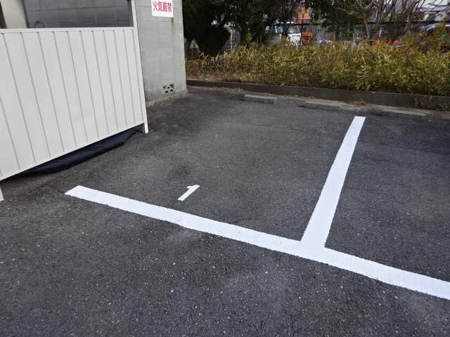 セジュール久保の駐車場
