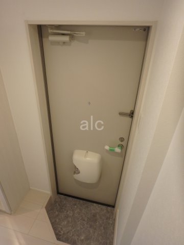 新宿区北新宿２丁目のアパートの玄関|同仕様