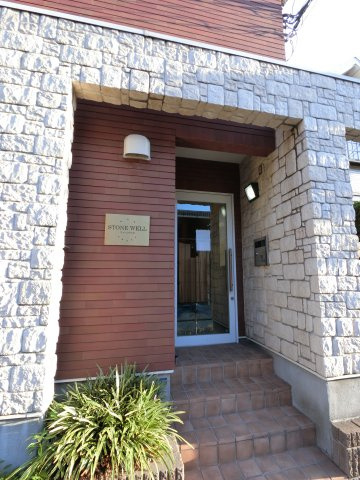 葛飾区東新小岩５丁目のアパートのエントランス