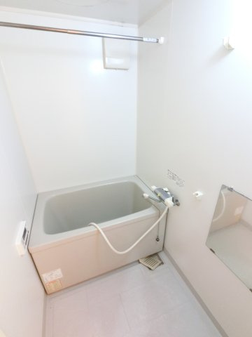 葛飾区東新小岩５丁目のアパートの浴室