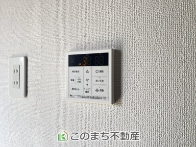 【設備】 | KEM結城市結城1期 | 省エネ仕様の給湯器です☆設定した温度のお湯が出ます！お風呂のお湯はりもボタン１つで自動です♪
