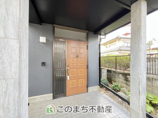 【玄関】 | KEM結城市結城1期 | 玄関周りは家の顔！昭和モダンな玄関が特徴です！
