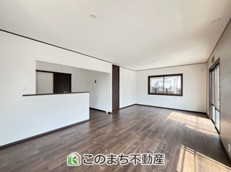 【居間・リビング】 | KEM結城市結城1期 | お休みの日は一日中家でリラックス出来る安らぎの空間になります♪陽当たり良好な開放感のある大きなリビング♪
