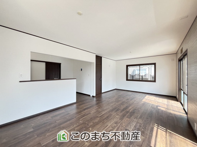 【居間・リビング】 | KEM結城市結城1期 | お休みの日は一日中家でリラックス出来る安らぎの空間になります♪陽当たり良好な開放感のある大きなリビング♪
