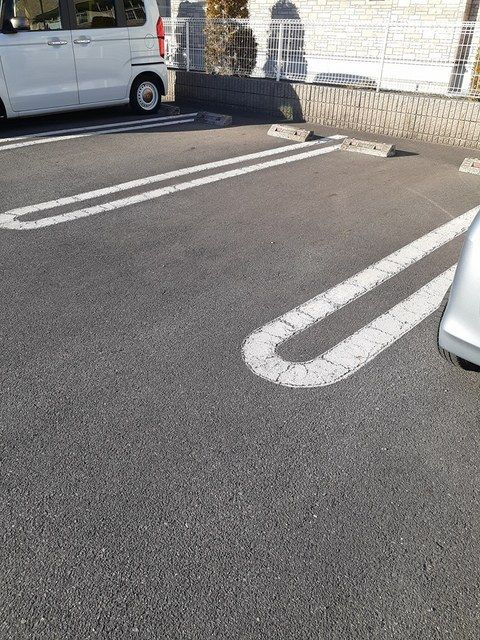 メゾンまえはたⅡの駐車場
