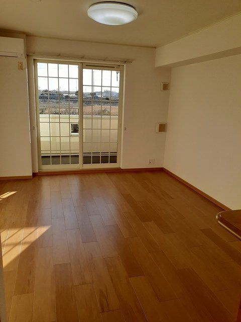 メゾンまえはたⅡの居間・リビング