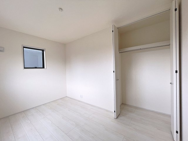 新築戸建・新築建売　福島市大森第9　大森小・信夫中の洋室|全居室収納完備！収納が多いとお部屋もスッキリします！