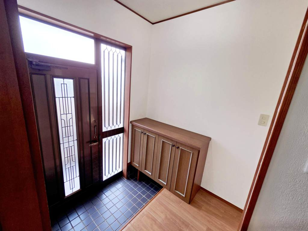 市原市栢橋戸建ての玄関