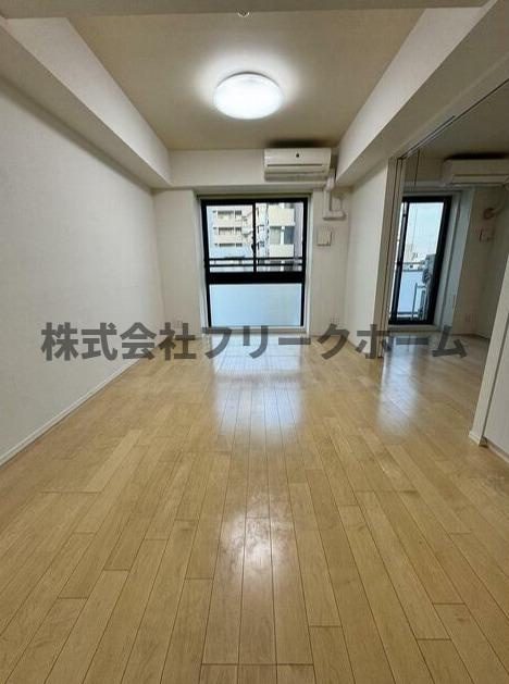 三鷹市下連雀２丁目の賃貸マンションの居間・リビング