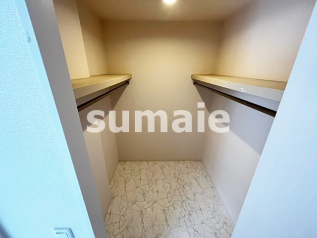 フォレストテラス大宮の収納|ウォークインクローゼットです。