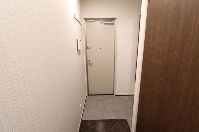 クレアレセント　Cの玄関