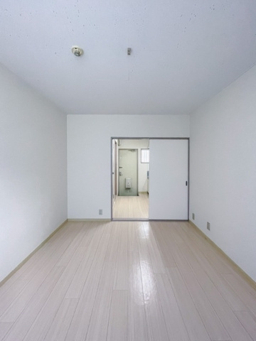 新井ハイツの居間・リビング