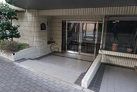 ワコーレ成増のエントランス