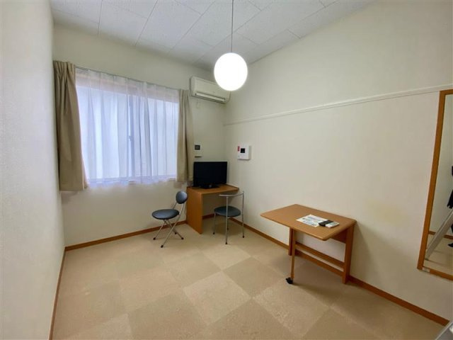 レオパレスＭＥの居間・リビング