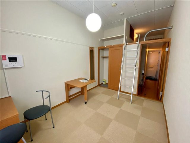 レオパレスＭＥの居間・リビング