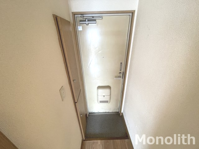 エステートピア二色ノ浜の玄関