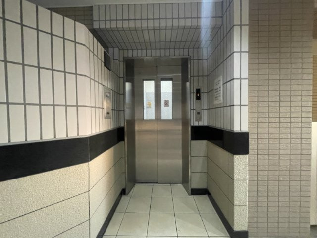 中古マンション　サンクレイドル郡山のその他共用部分|エレベーター付なのでお荷物が多くても便利♪階段もございます。