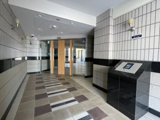 中古マンション　サンクレイドル郡山のエントランス|オートロック付きマンション。管理人もおりますので、常に清掃が行き届いております。