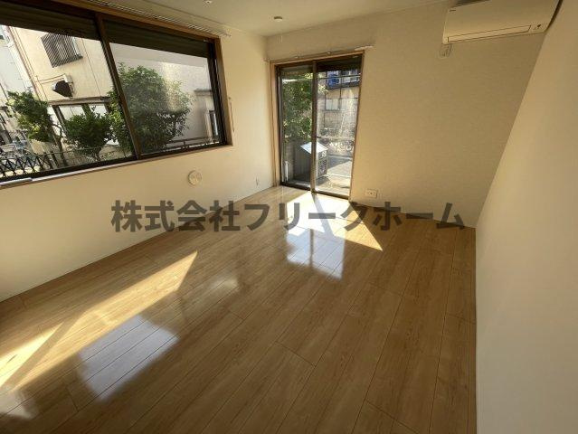 三鷹市牟礼３丁目のアパートの居間・リビング