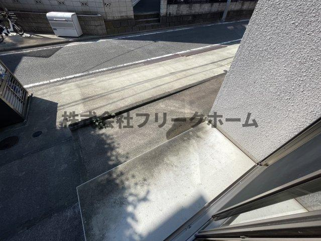 三鷹市牟礼３丁目のアパートのバルコニー