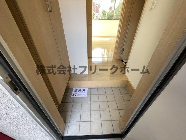 三鷹市牟礼３丁目のアパートの玄関