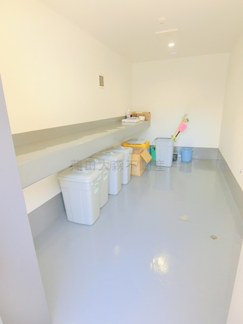 リヴシティ蒲田イーストのその他共用部分|曜日時間関係なくゴミ捨て可能な敷地内ゴミ捨て場！