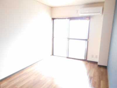 【寝室】 | サンスリーハイツ瑞光 | 落ち着いて過ごせるお部屋なので、寝室にいかがでしょうか