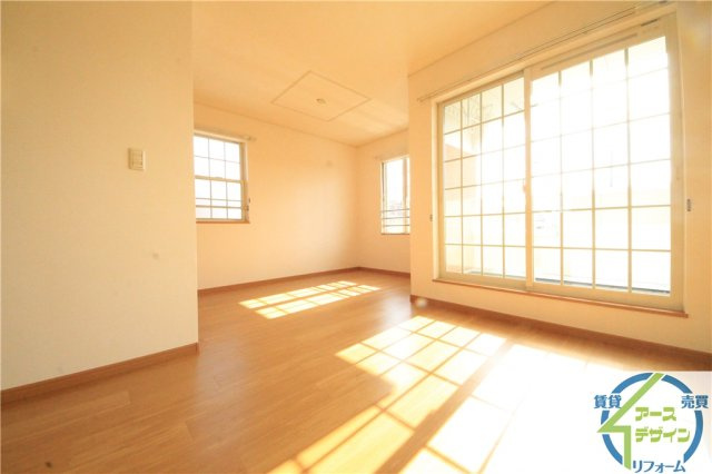 ソレイユ丸塚の居間・リビング|※類似部屋