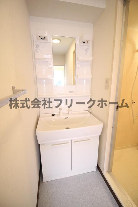 武蔵野市境南町２丁目の賃貸マンションの洗面所