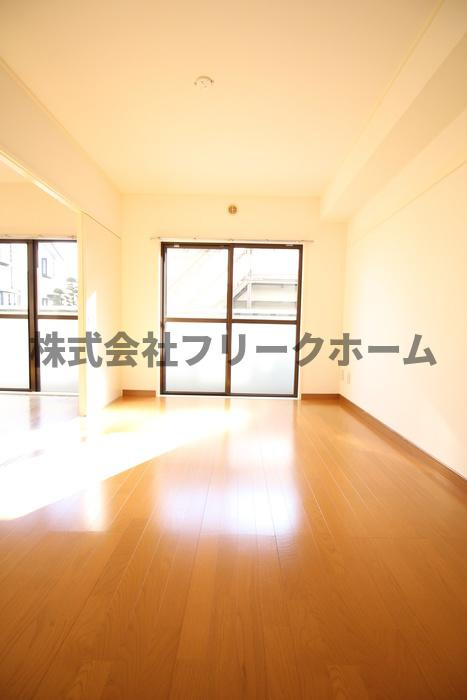 武蔵野市境南町２丁目の賃貸マンションの寝室|別号室参考写真になります。