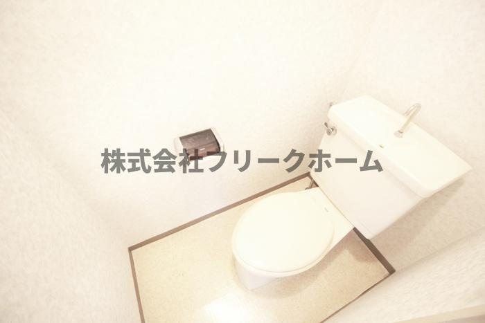 武蔵野市境南町２丁目の賃貸マンションのトイレ